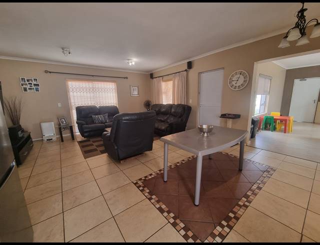 3 BEDROOM HOUSE SOLD IN SONSTRAAL HEIGHTS